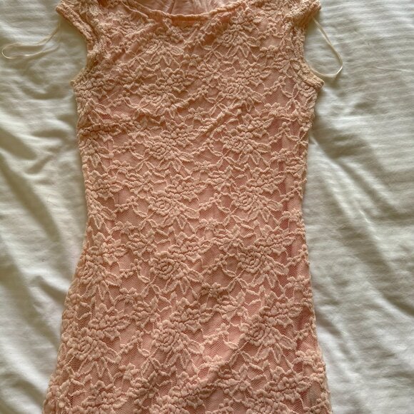 GUC Suzy Shier Pink Lace Floral Fitted Dress - Picture 4 of 4